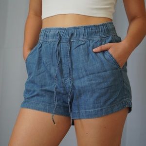 High-waisted chambray shorts